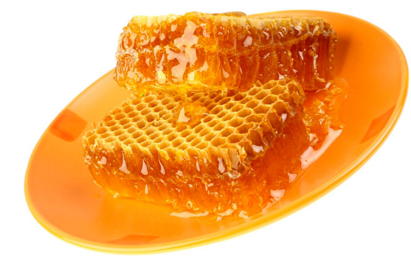 وعن انواع الفيتامينات في العسل