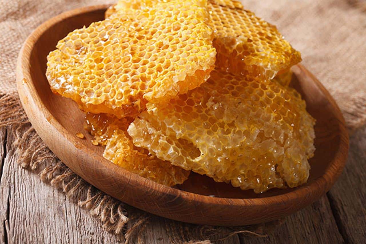   شمع العسل لتكبير الثدي