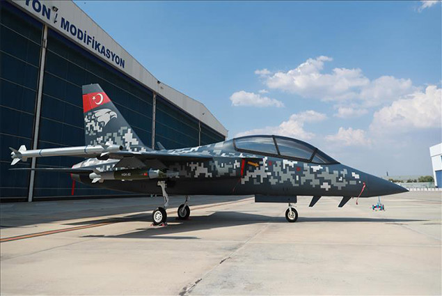 طائرة حربية تركية الصنع